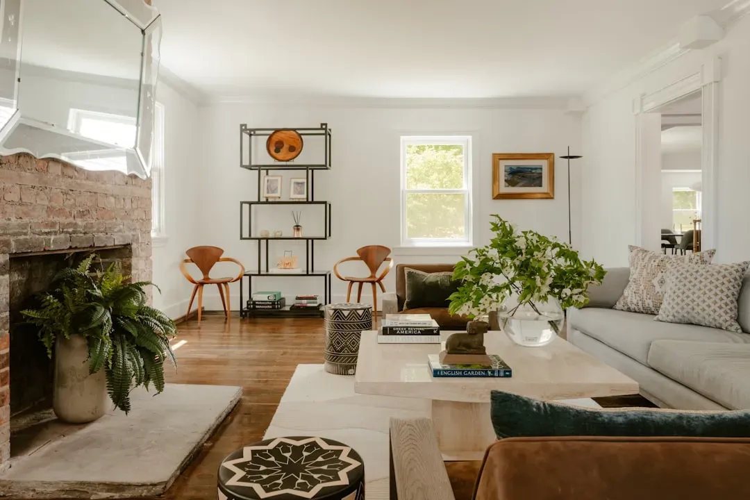 Homes that look collected, not staged (Image Credits: Unsplash)