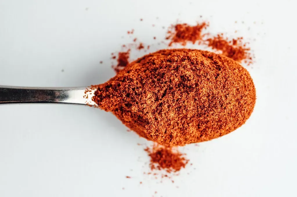 1. Paprika: The Vibrant Spice That Fades Fastest (Image Credits: Flickr)