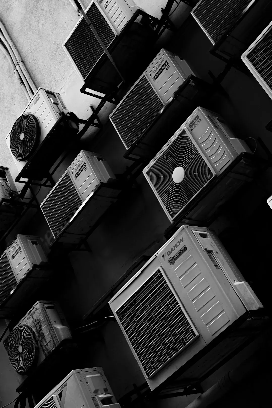 HVAC System Maintenance and Efficiency Concerns (Image Credits: Unsplash)