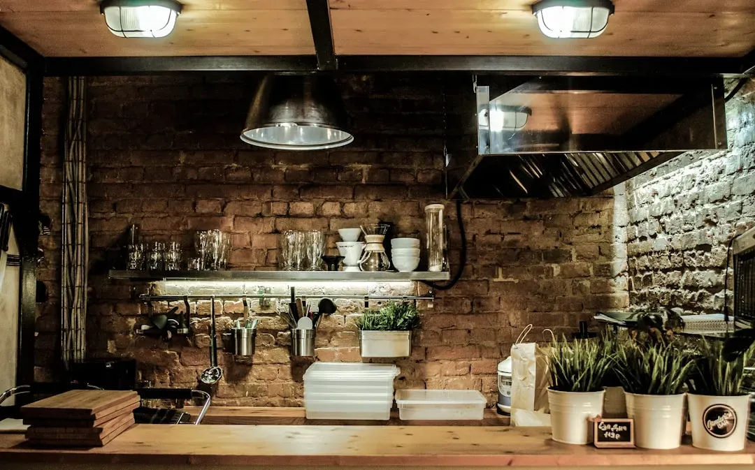 Outdoor Kitchens and Dining That Rival the Indoors (Image Credits: Unsplash)