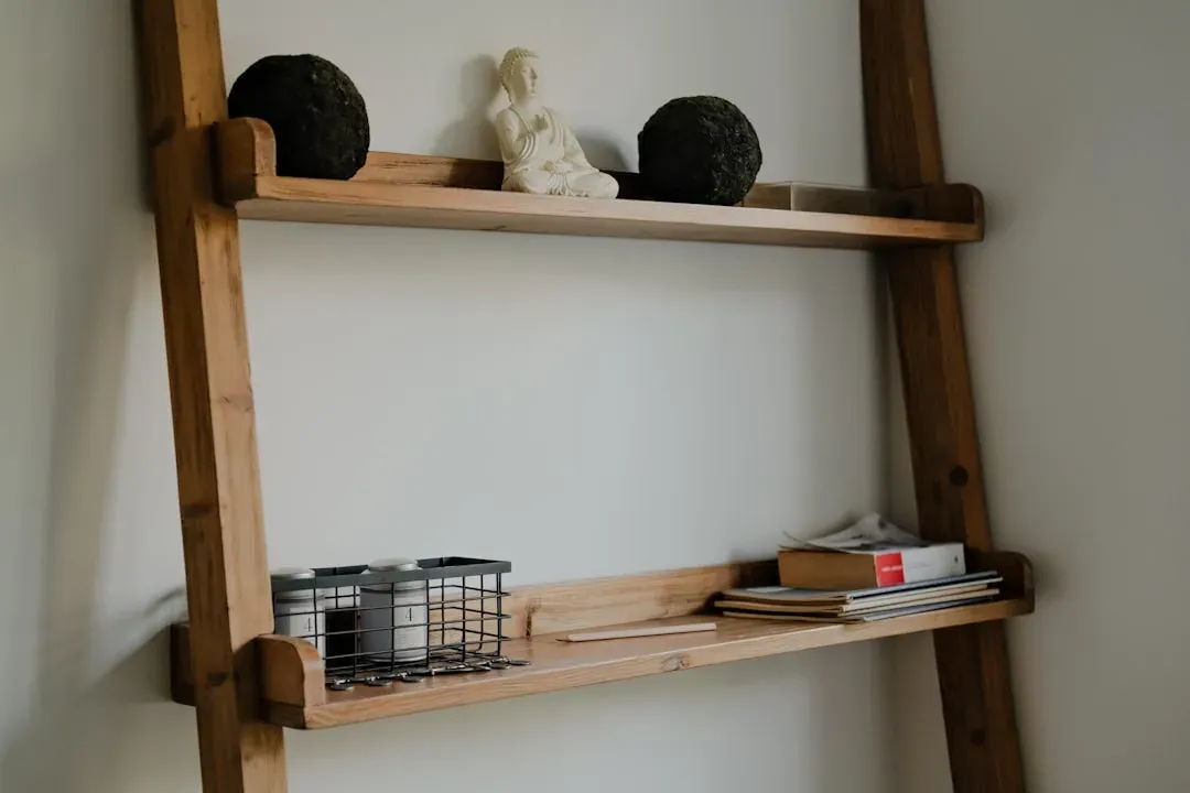Corner Shelves That Make Use of Overlooked Space (Image Credits: Unsplash)