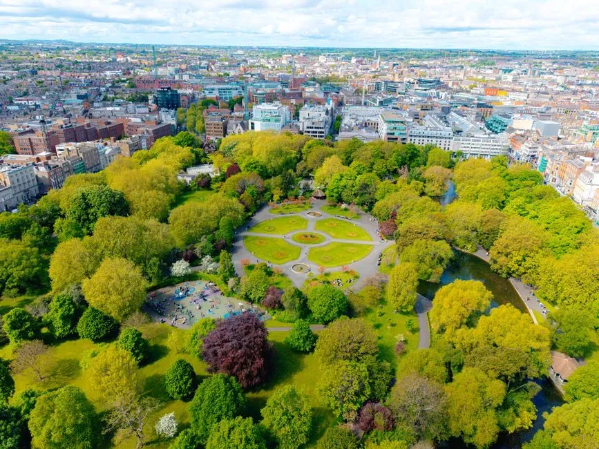 Urban parks and public squares (Image Credits: Pexels)