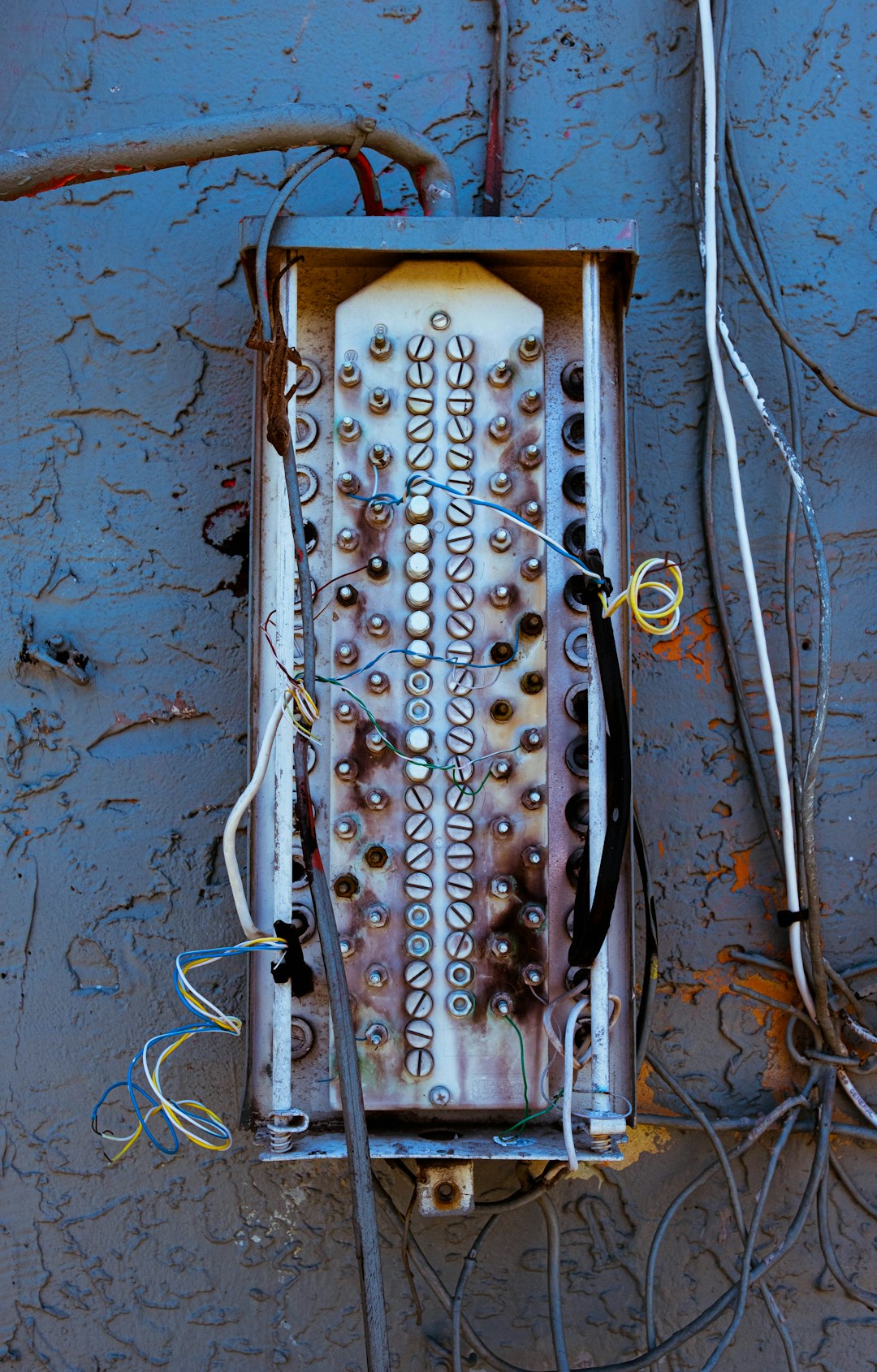 Inadequate Wiring for Modern Electrical Demands (image credits: unsplash)