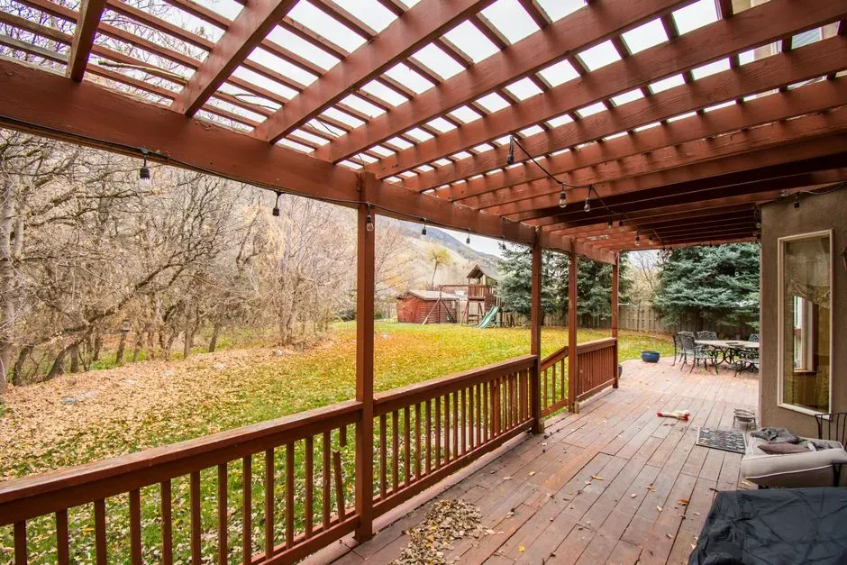 Designing for the seasons, not just summer (Image Credits: Pexels)