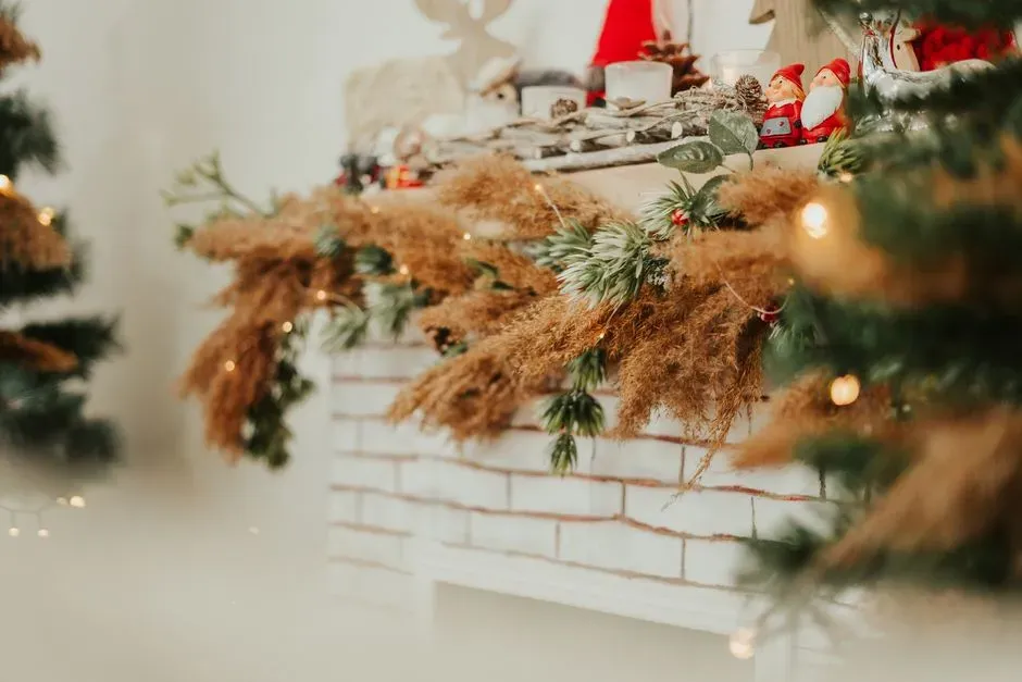 Refresh the Mantel or Shelf Display (Image Credits: Pexels)