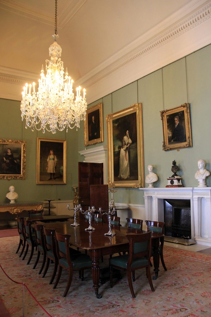 Formal Dining Rooms - The Space Nobody Uses Anymore (image credits: flickr)