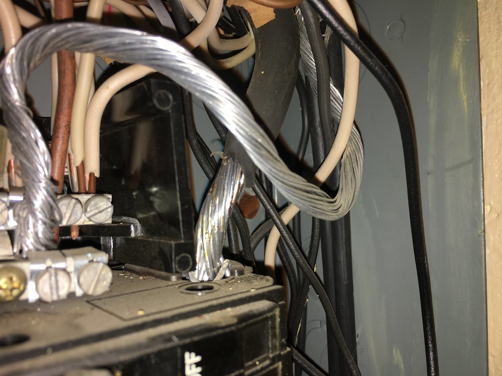Damaged Wire Insulation: The Slow-Motion Disaster (image credits: flickr)