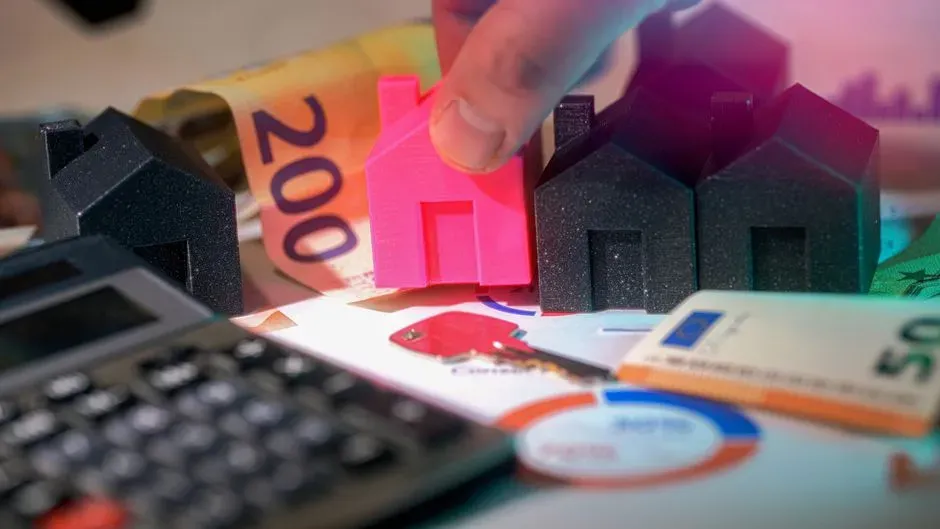 What the Average Homeowner Actually Spends Each Year (Image Credits: Pexels)