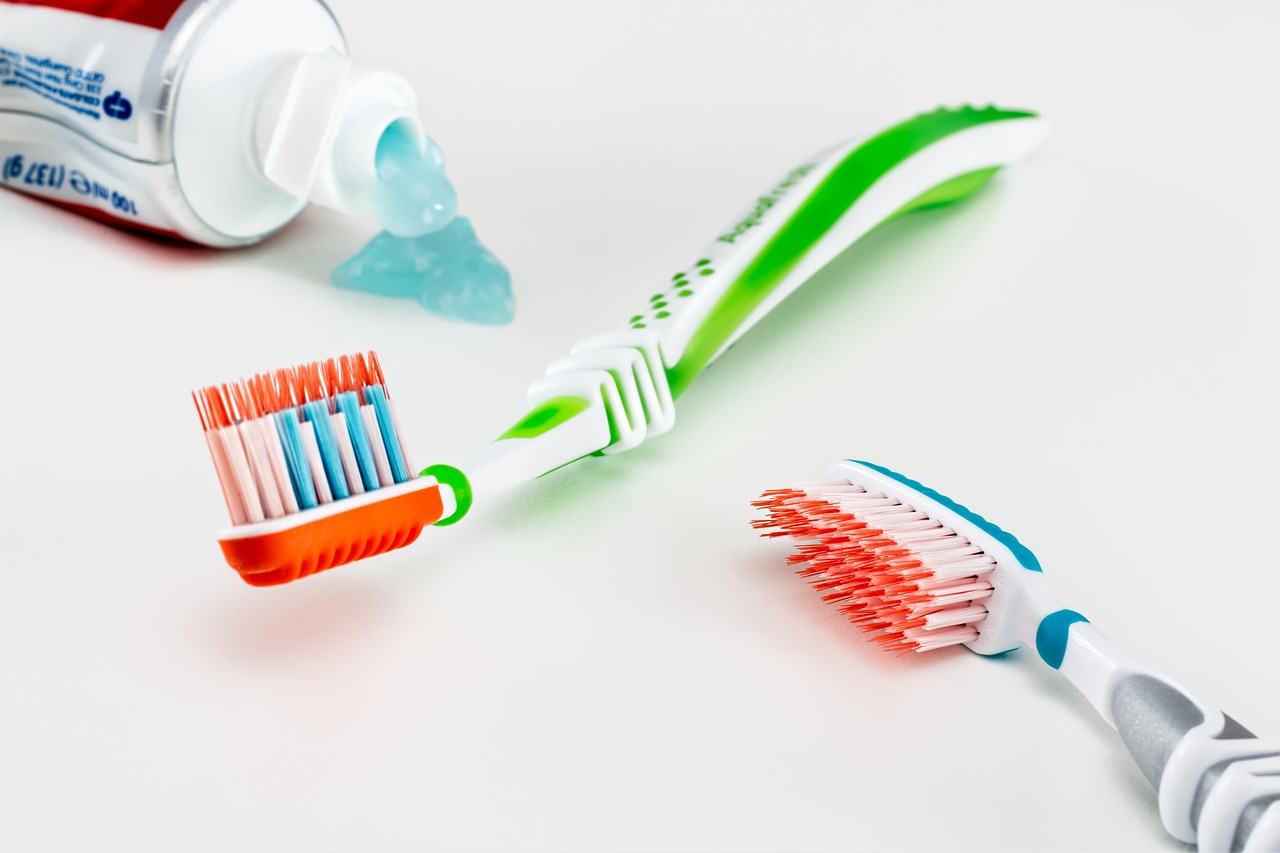 Toothpaste and Personal Care Items (image credits: pixabay)