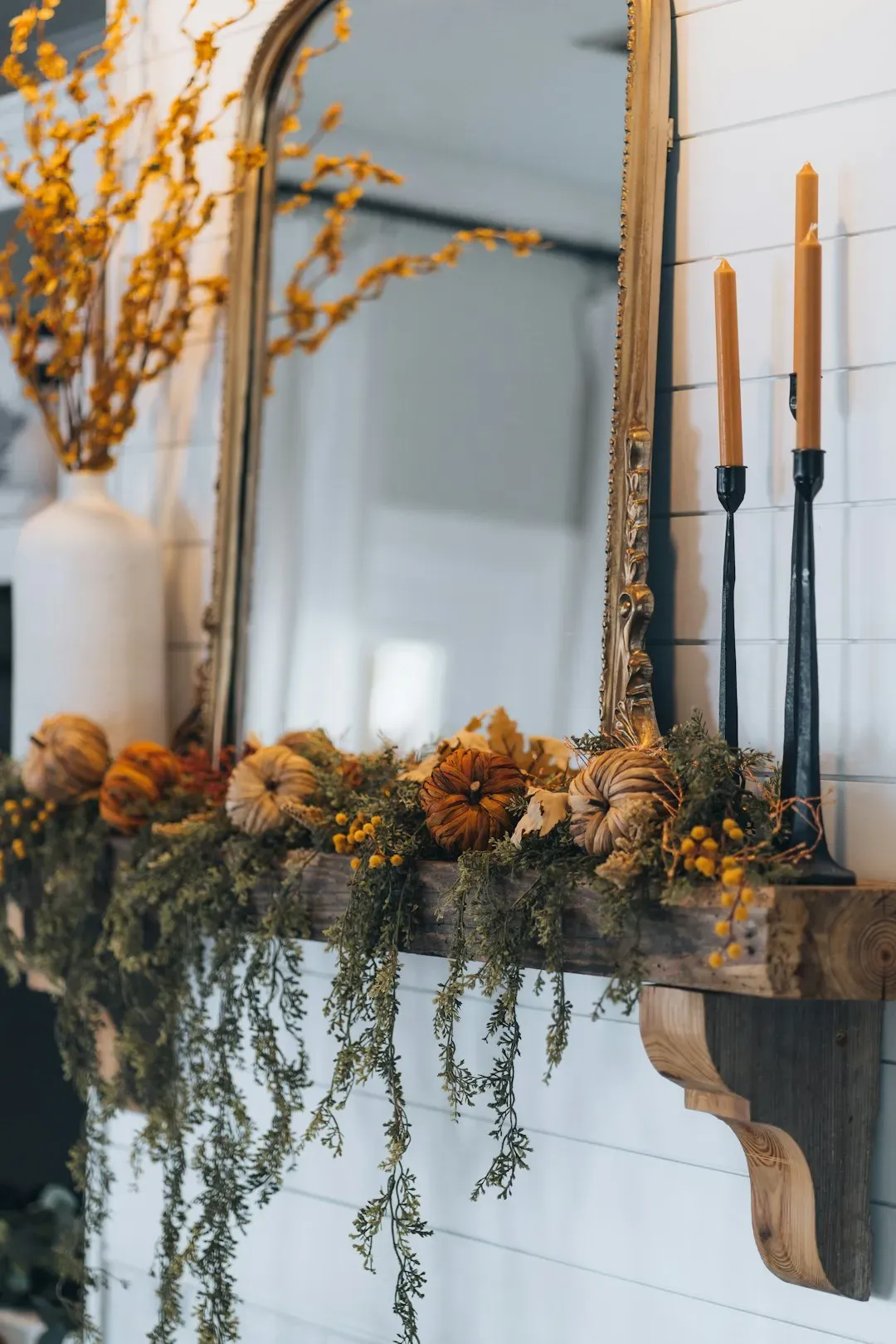 Bring Seasonal Color Into Small Accents (Image Credits: Unsplash)