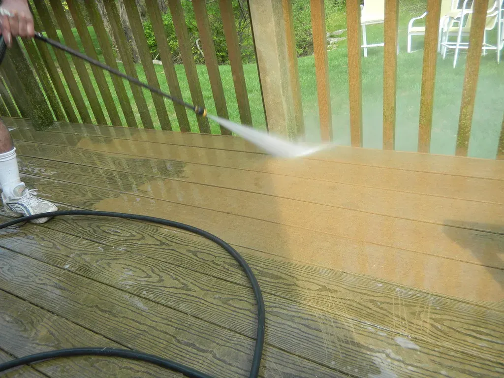 7. Power wash the exterior (OlgerFallasPainting, Flickr, CC BY-SA 2.0)
