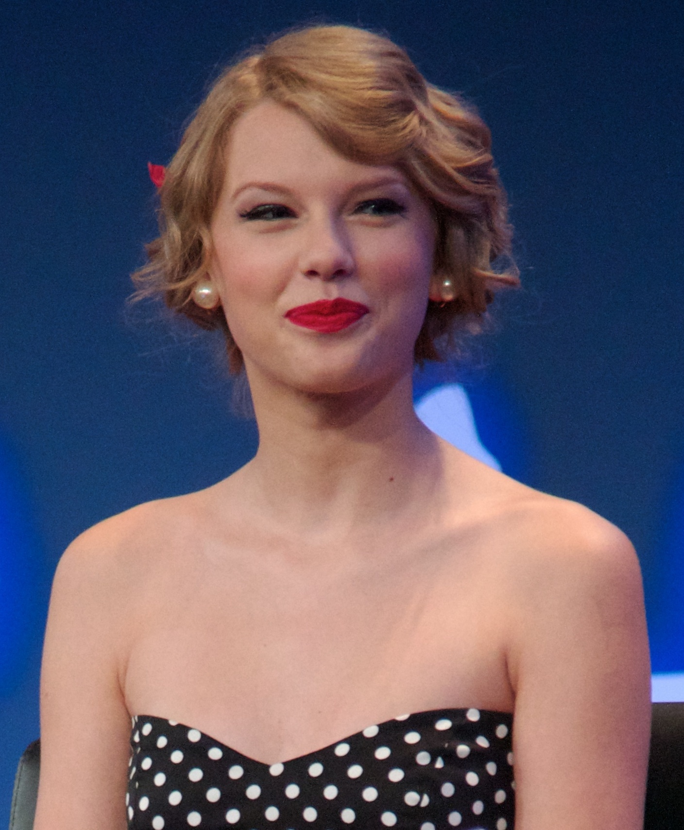 Taylor Swift – The Christmas Tree Farm Girl From Wyomissing, Pennsylvania (image credits: Taylor Swift, CC BY 2.0, https://commons.wikimedia.org/w/index.php?curid=19963080)