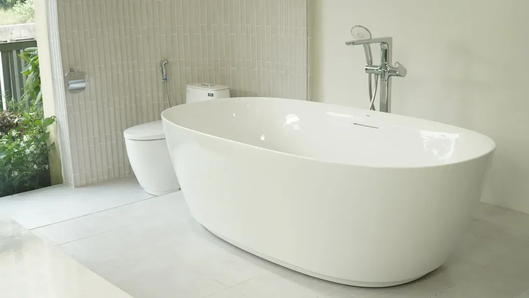 Freestanding soaking tubs as the centerpiece (Image Credits: Unsplash)