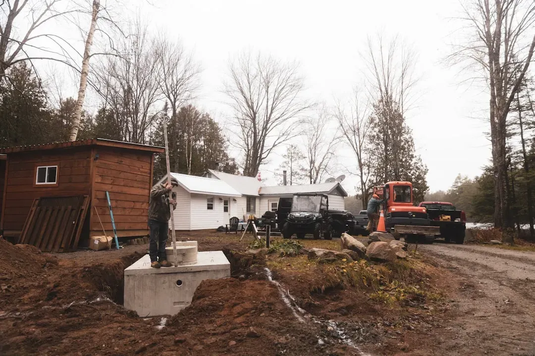 Poor Grading and Drainage Around the Foundation (Image Credits: Unsplash)
