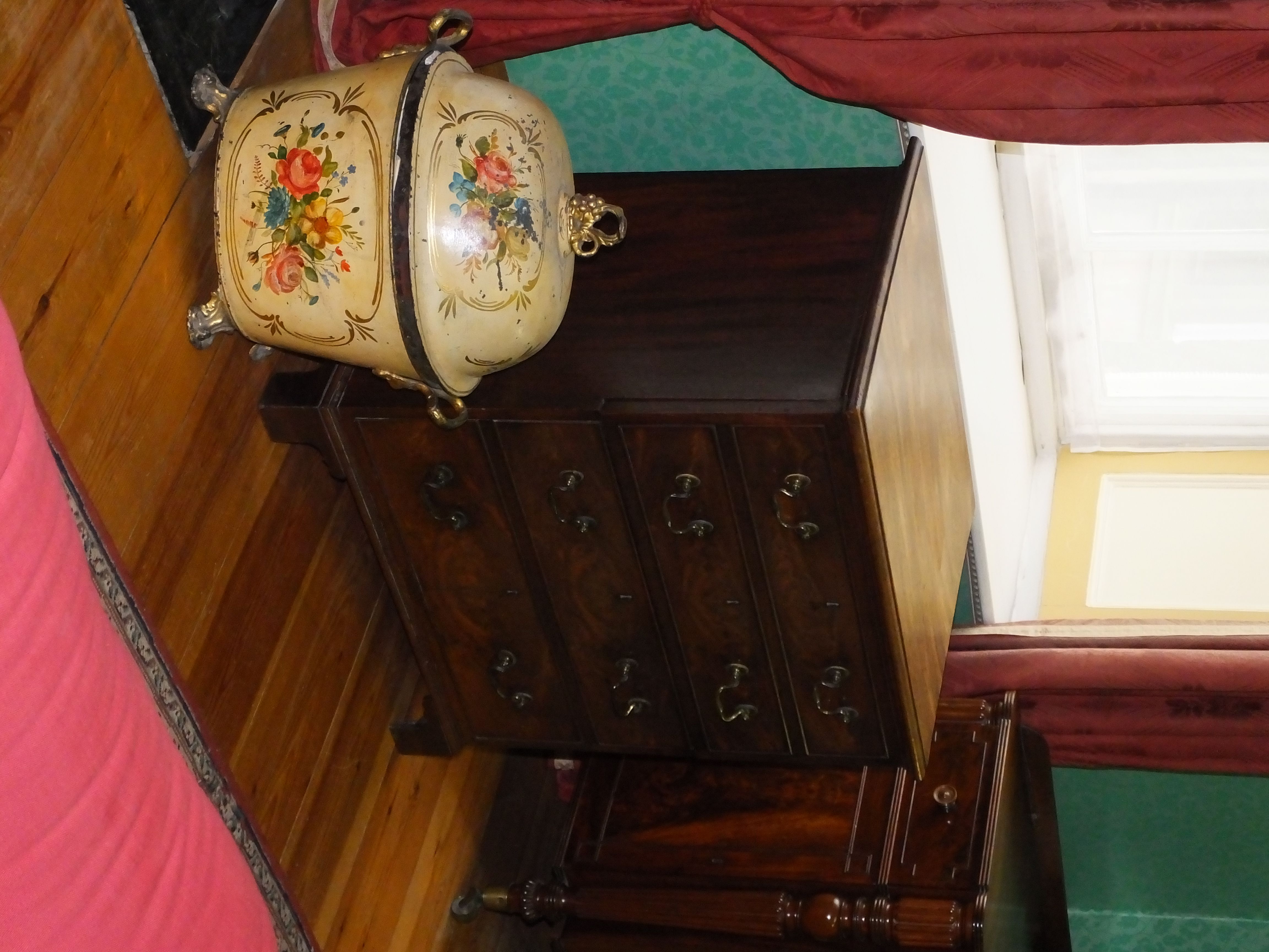 Bedroom Drawers – The Burglar's First Stop (image credits: wikimedia)