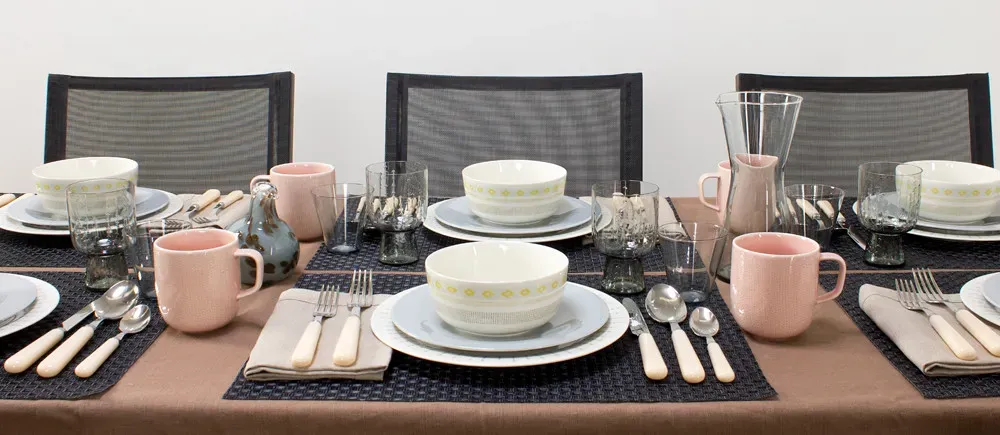 Mixed and collected furniture over matching sets (Didriks, Flickr, CC BY 2.0)