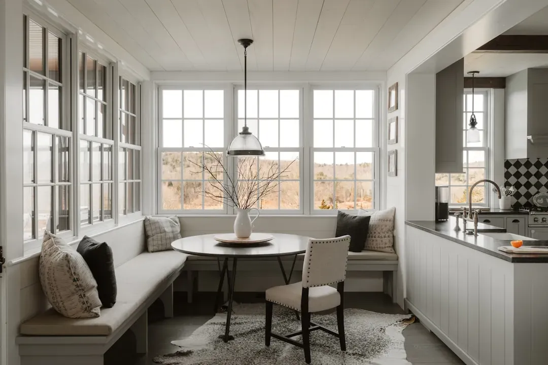 Banquette seating and dining nooks (Image Credits: Unsplash)