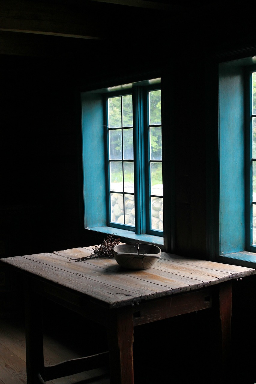 Window Frames as Focal Points (image credits: pixabay)