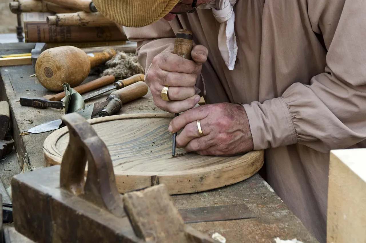 The charm of reclaimed materials (Image Credits: Pixabay)