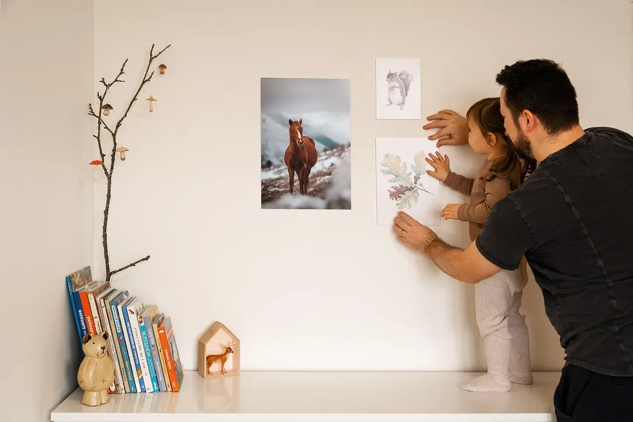 Rethinking wall art and mirrors across the year (Image Credits: Pixabay)