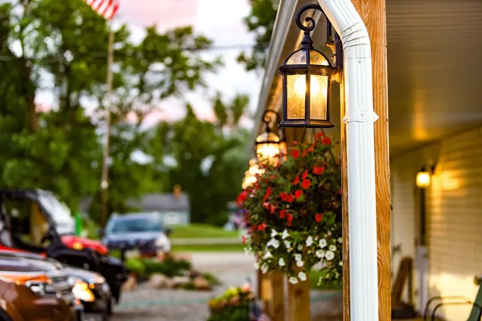 Lighting that stretches the evening a little longer (Image Credits: Pexels)