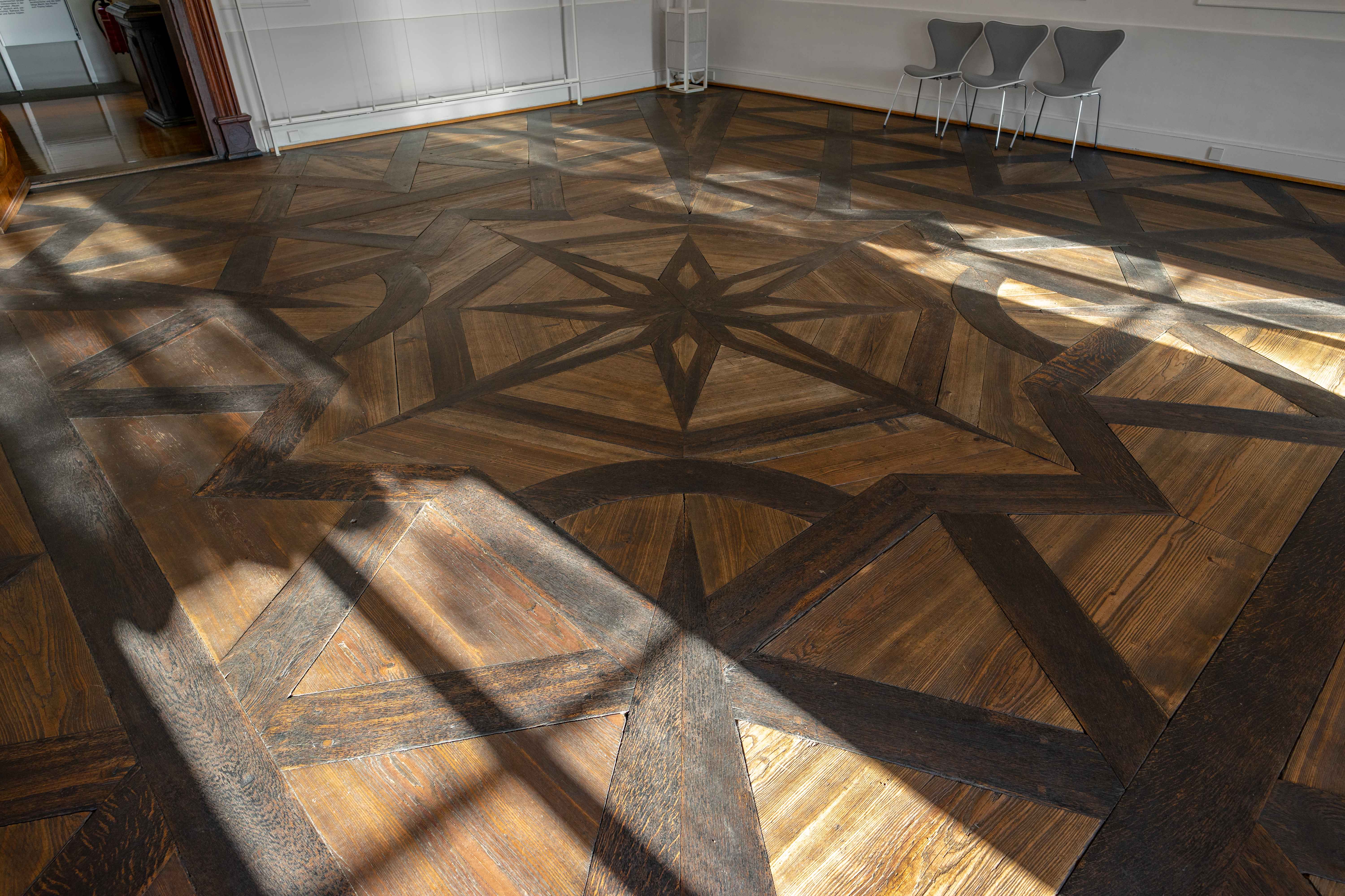 Wide-Plank Light Wood Flooring (image credits: wikimedia)