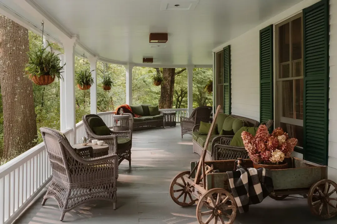 Stretching porch season into spring and fall (Image Credits: Unsplash)