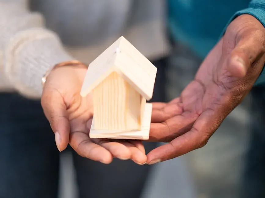 First-Time Buyers Are Caught in the Middle (Image Credits: Pexels)