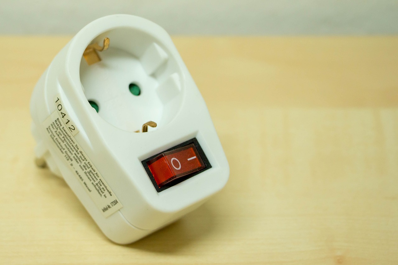Insufficient Electrical Outlets: The Root of Many Problems (image credits: pixabay)