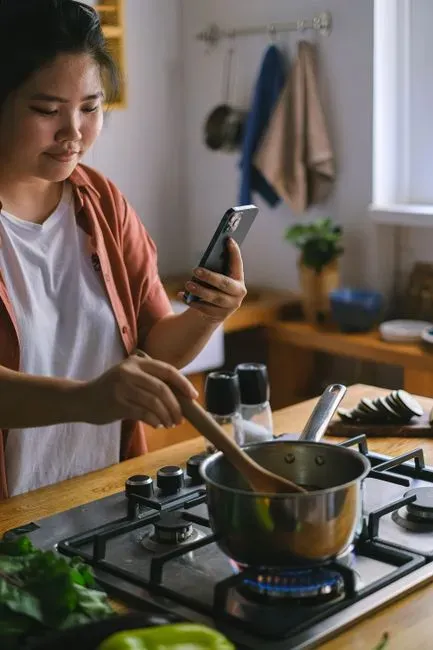 Cooking as a Brain Workout, Not Just a Chore (Image Credits: Pexels)