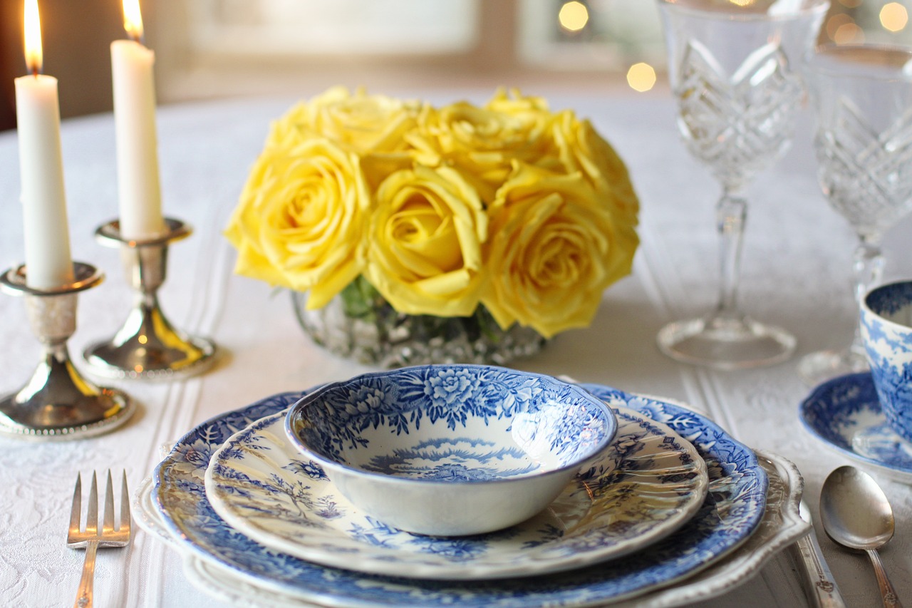 Why These China Sets Command Such Prices (image credits: pixabay)