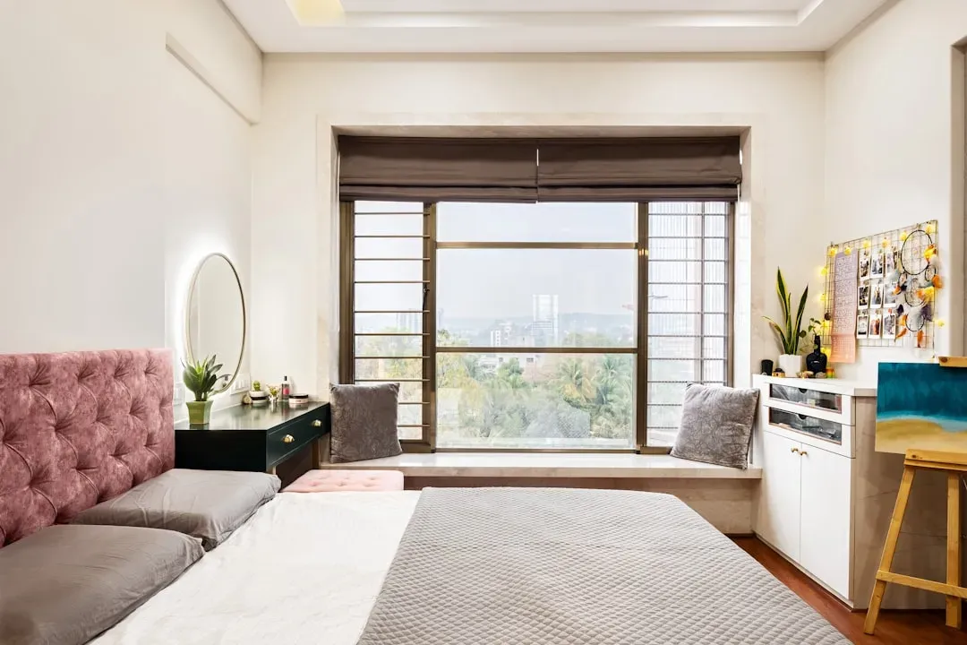 A built in window seat with storage (Image Credits: Unsplash)