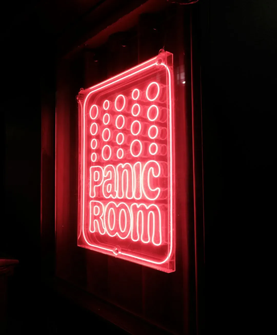 4. A Concealed Panic Room Built Into the Architecture (Image Credits: Unsplash)