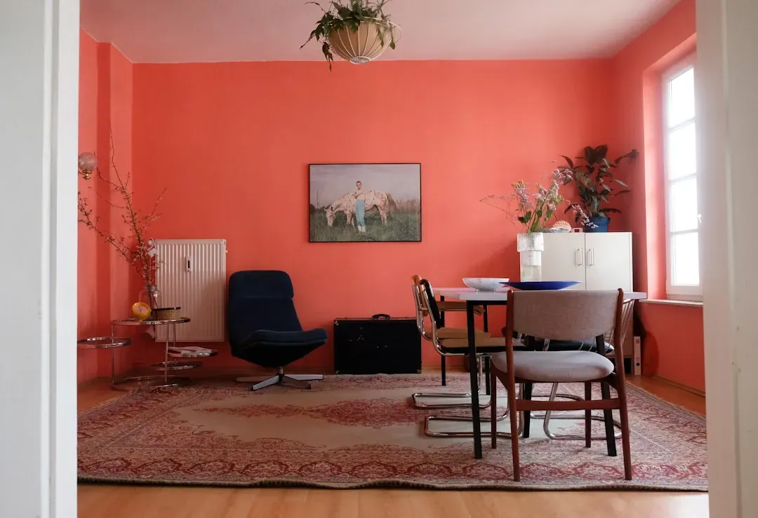 Warm, grounding color palettes (Image Credits: Unsplash)