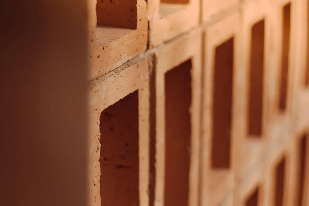 4. Thermal Mass That Naturally Regulates Indoor Temperature (Image Credits: Unsplash)