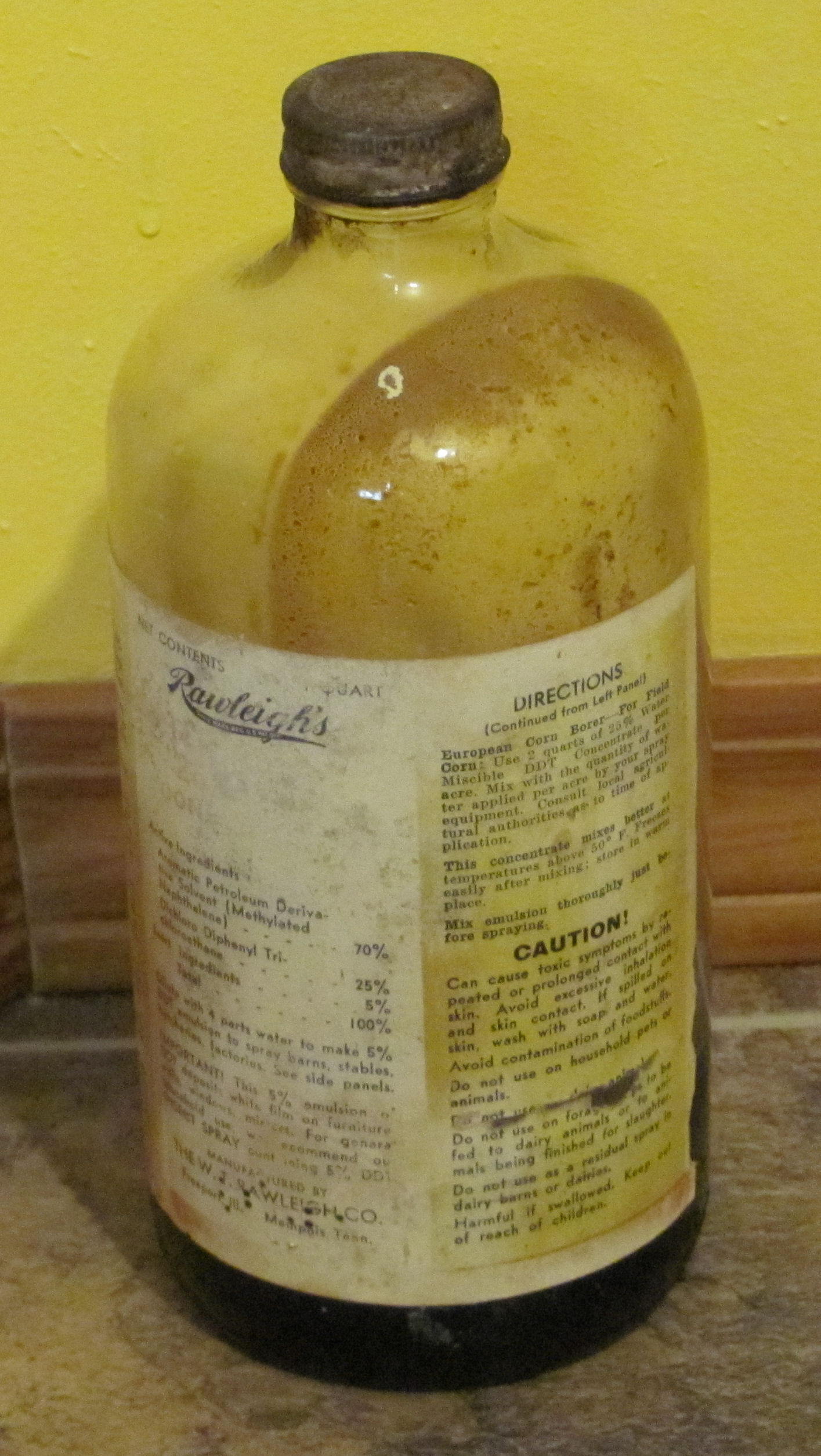 Pesticides and Insecticides (Image Credits: Wikimedia)