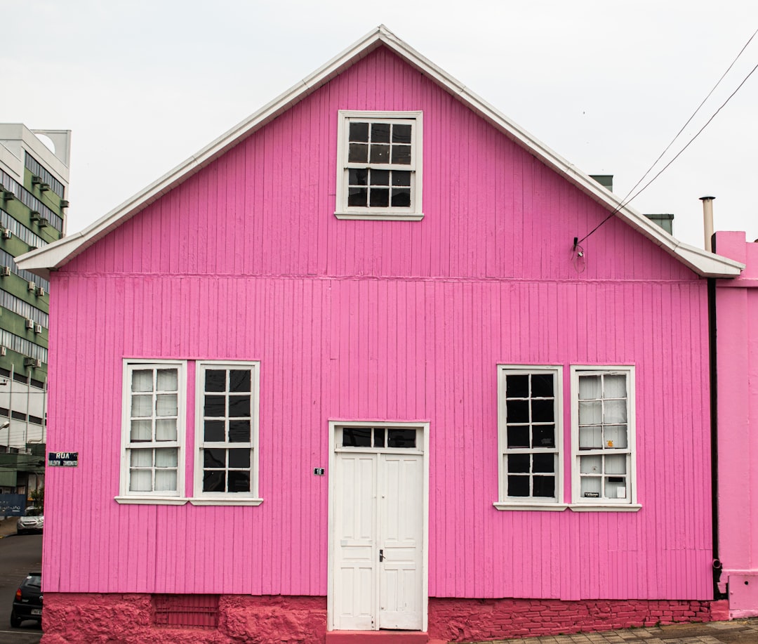 Overly Bold Paint Colors That Divide Buyers (Image Credits: Unsplash)