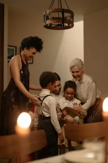 Multigenerational Living Is Reshaping What Homes Mean (Image Credits: Pexels)