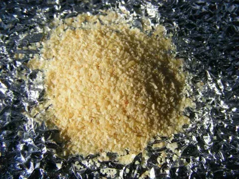 6. Garlic Powder: The Allicin Disappearing Act (Image Credits: Wikimedia)