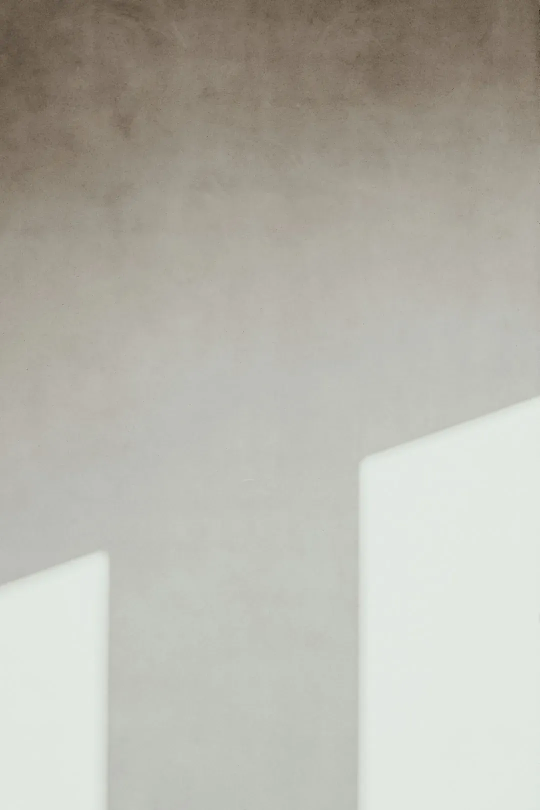 3. Plaster Walls That Outperform Drywall on Sound and Durability (Image Credits: Unsplash)