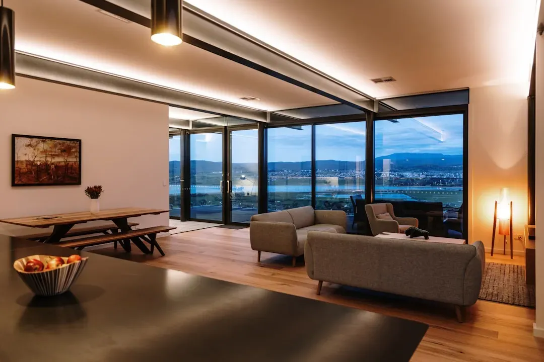 Lighting details that change how a room feels (Image Credits: Unsplash)