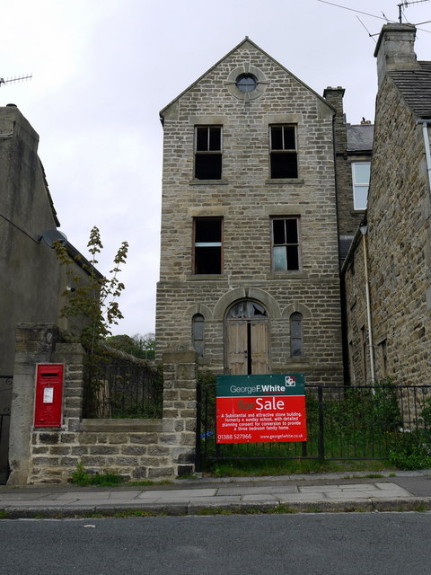 Zombie Foreclosures and Abandoned Dreams (image credits: From geograph.org.uk, CC BY-SA 2.0, https://commons.wikimedia.org/w/index.php?curid=14008804)