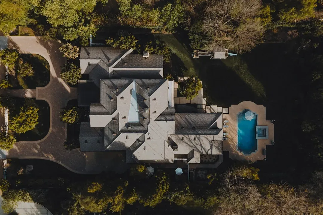 Quiet Luxury Made Restraint Fashionable Again (Image Credits: Unsplash)
