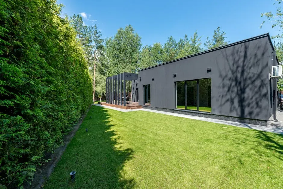 11. Larger Lots With More Outdoor Space (Image Credits: Pexels)