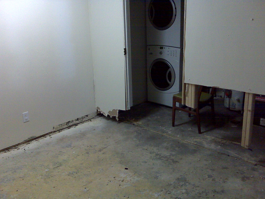 Hidden Water Damage Spreads Like Wildfire (image credits: flickr)