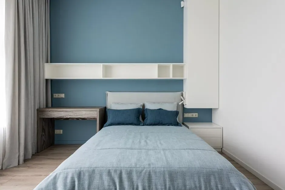 Cool, muted blues that quiet the mind (Image Credits: Pexels)