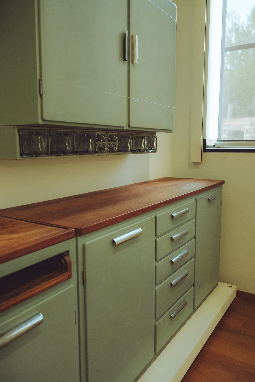 Outdated Kitchen Design Elements (image credits: unsplash)