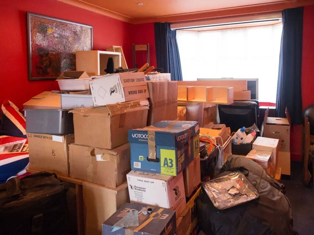The Gender Gap in How Clutter Feels (Image Credits: Unsplash)