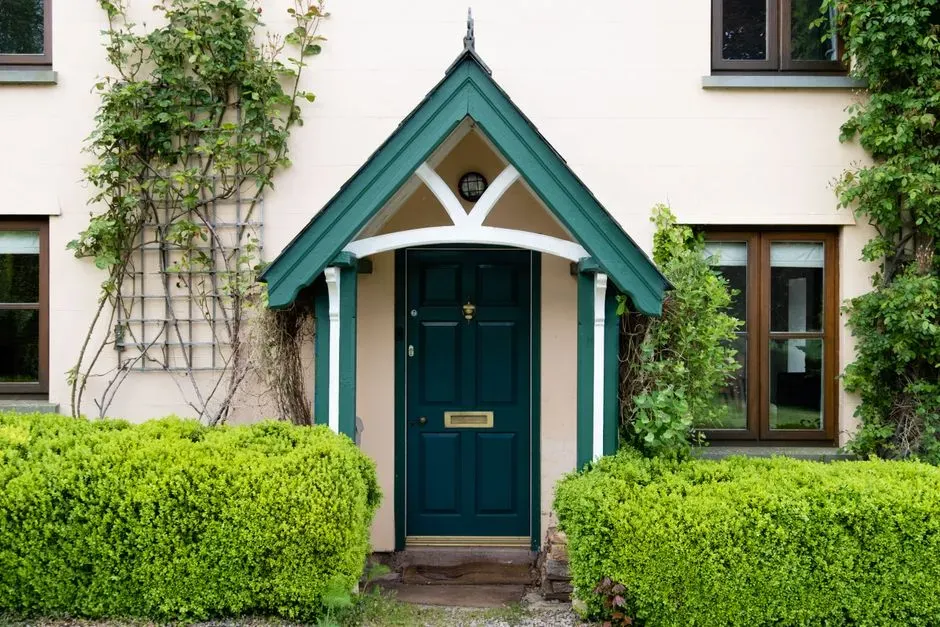 Refresh the Trim and Surrounding Frame (Image Credits: Pexels)