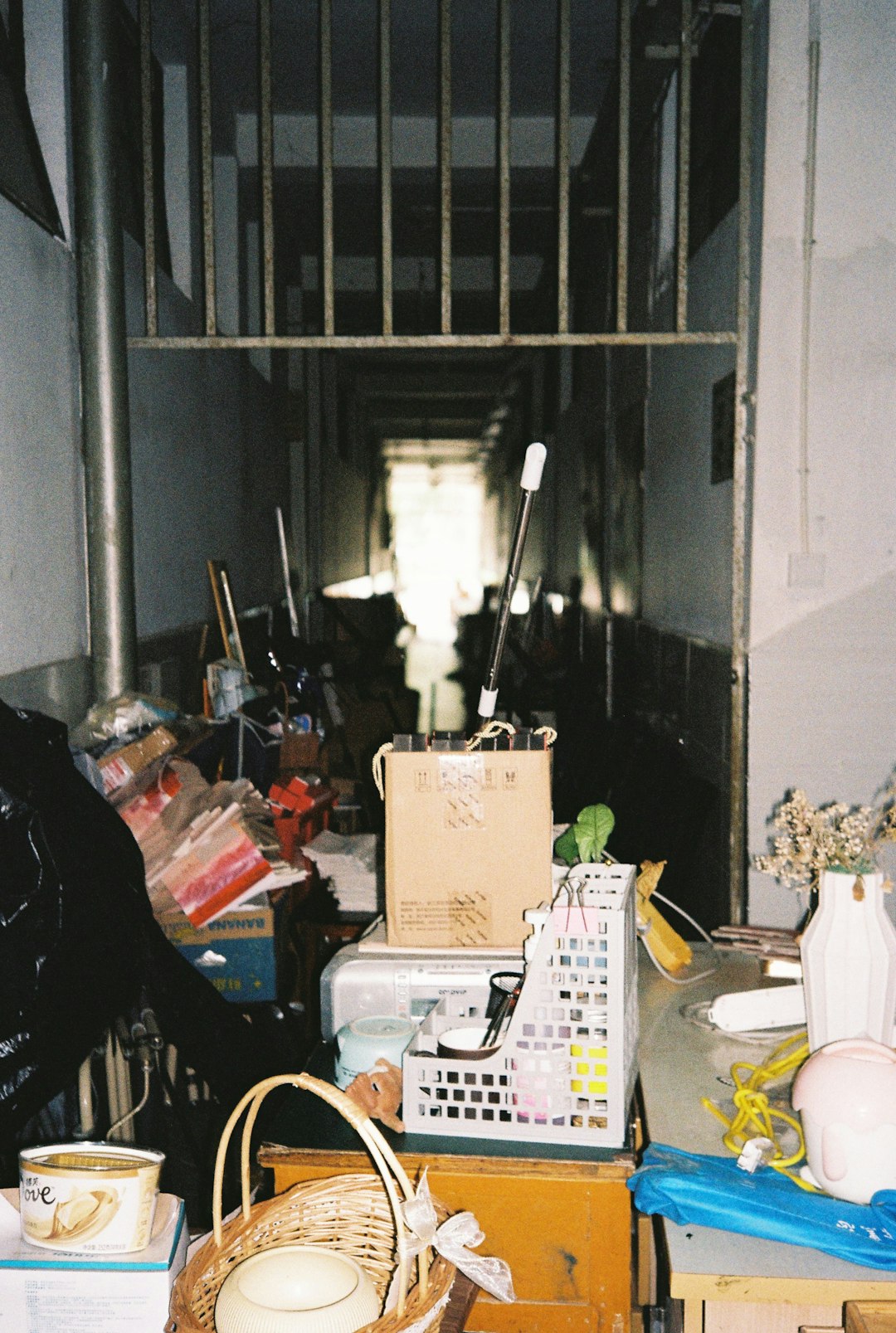 Clutter in Entryways (image credits: unsplash)